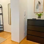 - Premium 24 7 Lejlighedshotel 4*