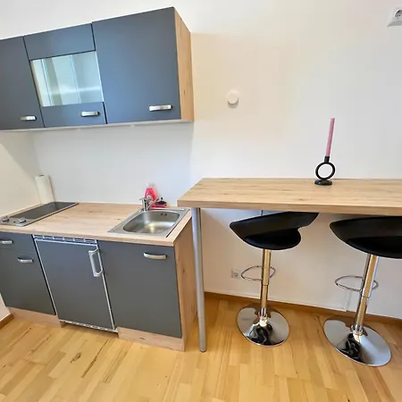 Leoben - Premium 24 7 *