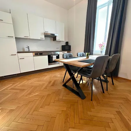 Leoben - Premium 24 7 * Leoben (Styria)