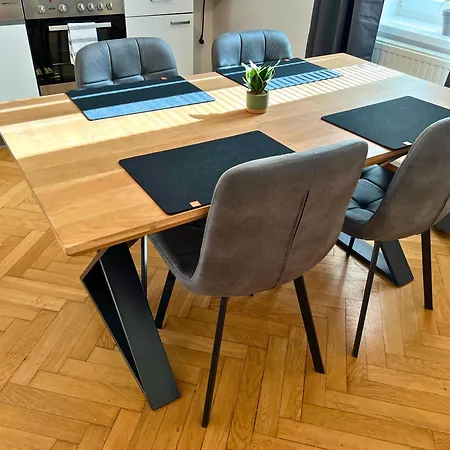 - Premium 24 7 Aparthotel Leoben (Styria)