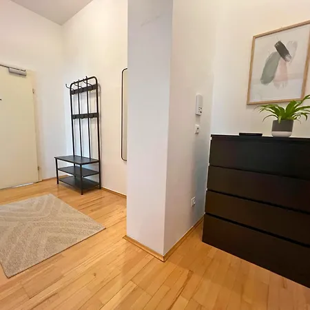 - Premium 24 7 Aparthotel