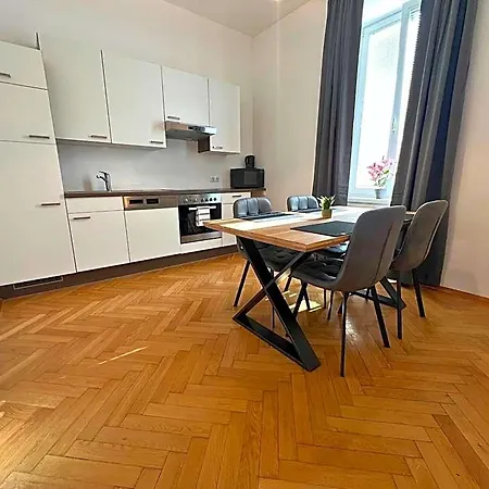 - Premium 24 7 Appart hôtel Leoben (Styria)