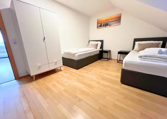 - Premium 24 7 公寓式酒店 3*