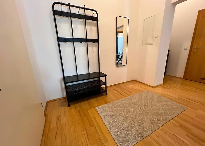 - Premium 24 7 Appart hôtel 3*