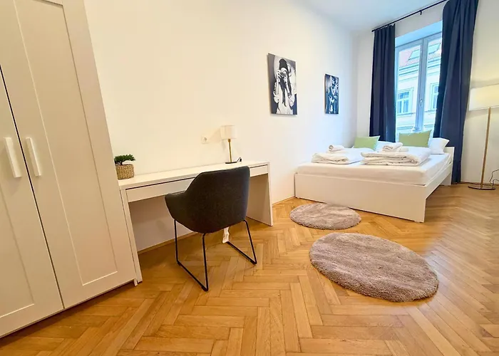 - Premium 24 7 公寓式酒店